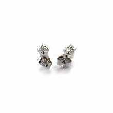 5 claws silver studs earring with 3mm CZ