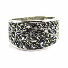 Leave & lace pattern silver ring with marcasite