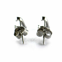 L silver earring with CZ