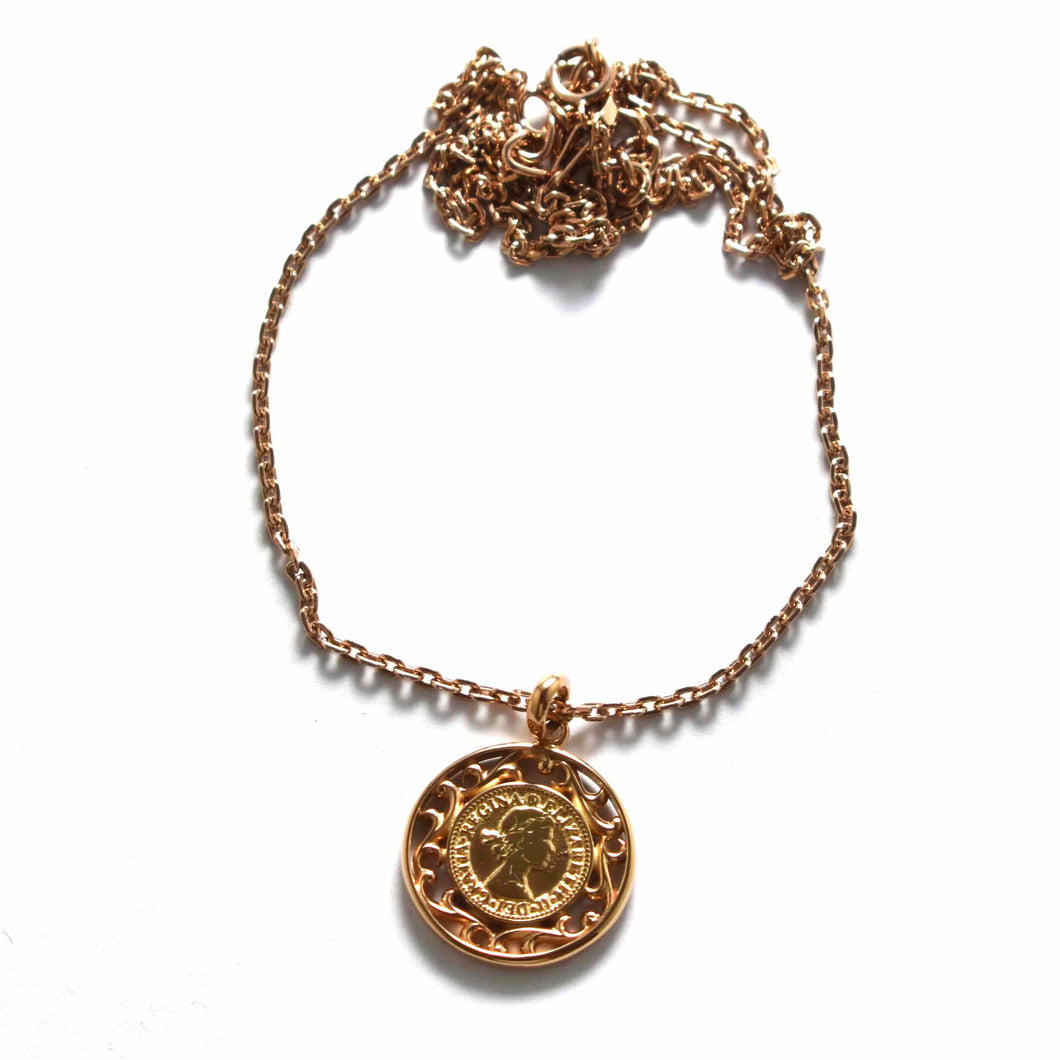 Queen Elizabeth silver necklace with pink gold plating