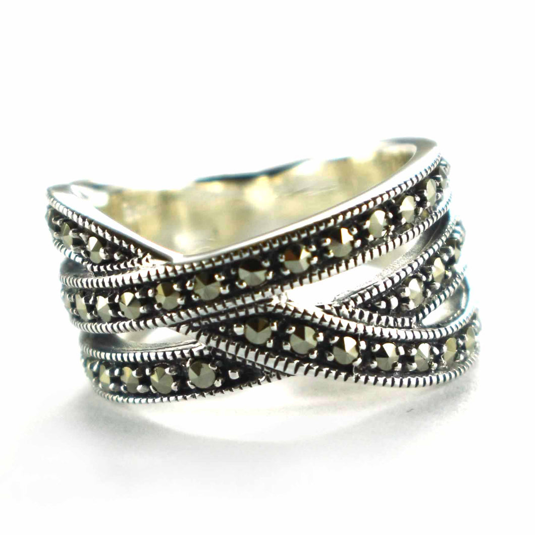 Ribbon silver ring with marcasite